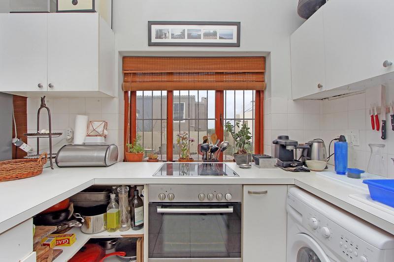 To Let 2 Bedroom Property for Rent in Green Point Western Cape